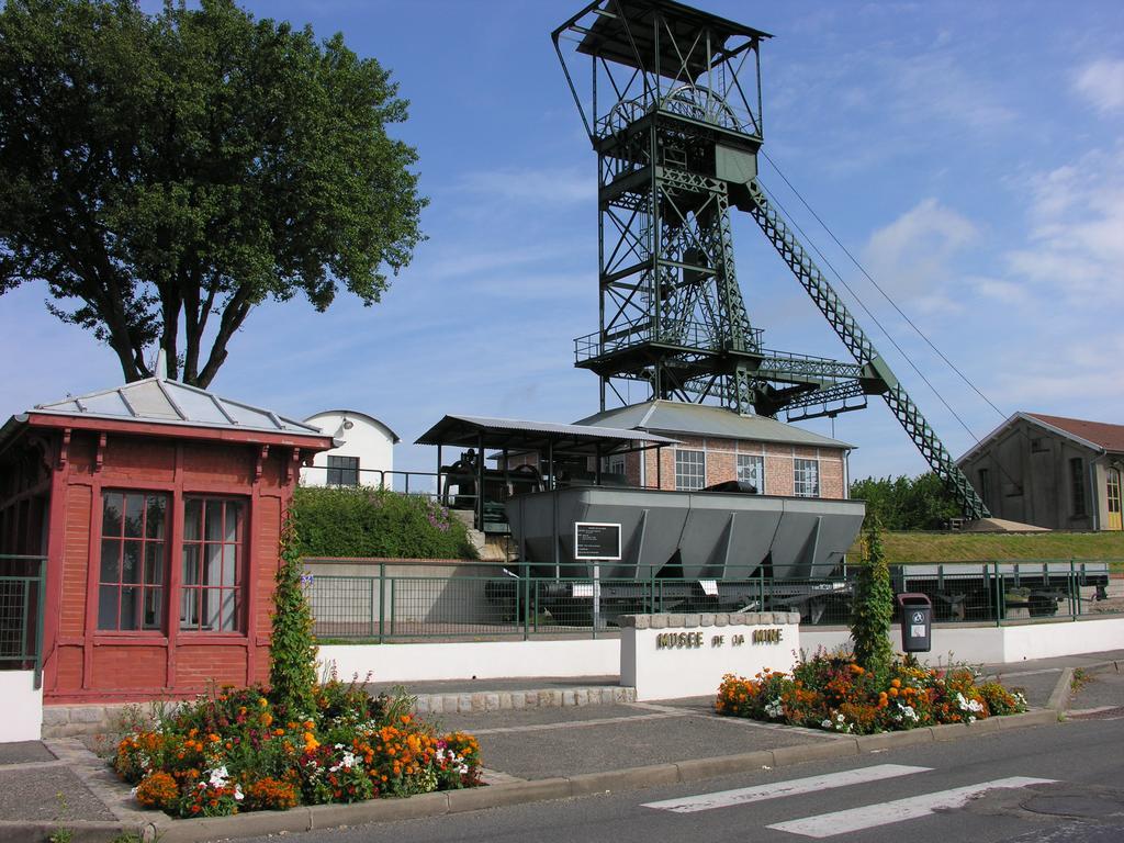 Ibis Budget Montceau Les Mines Eksteriør billede
